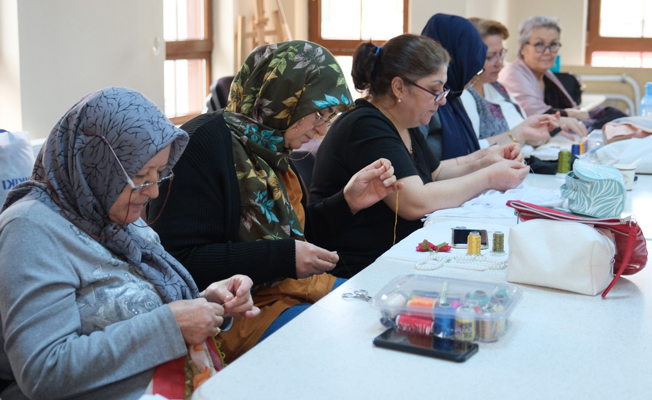 Odunpazarı'nda kadınlar iğne oyası öğreniyor