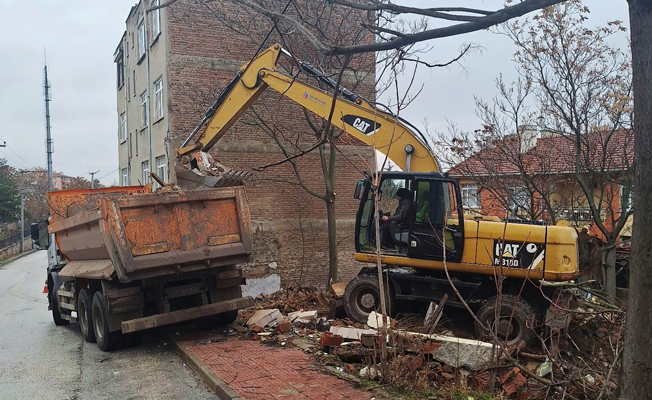 Odunpazarında 20 günde 25 binaya bakıldı