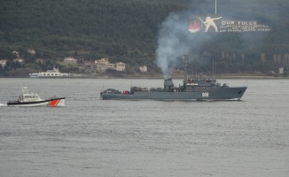 Rus savaş gemileri Çanakkale Boğazı’ndan geçti