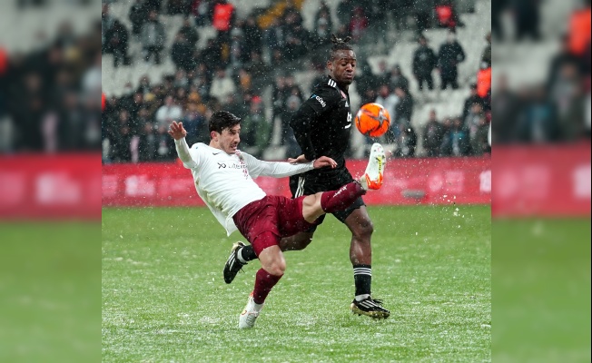 Batshuayi golü attı, top değişti!