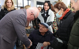 Mahalle meclisinden koca çınarlara ziyaret